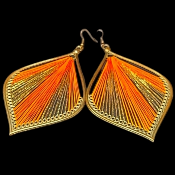 ANTIQUED STRING ART DANGLE EARRINGS GOLD-TONE - Picture 1 of 2